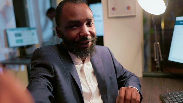 Comment la loi définit-elle une entreprise en France ?